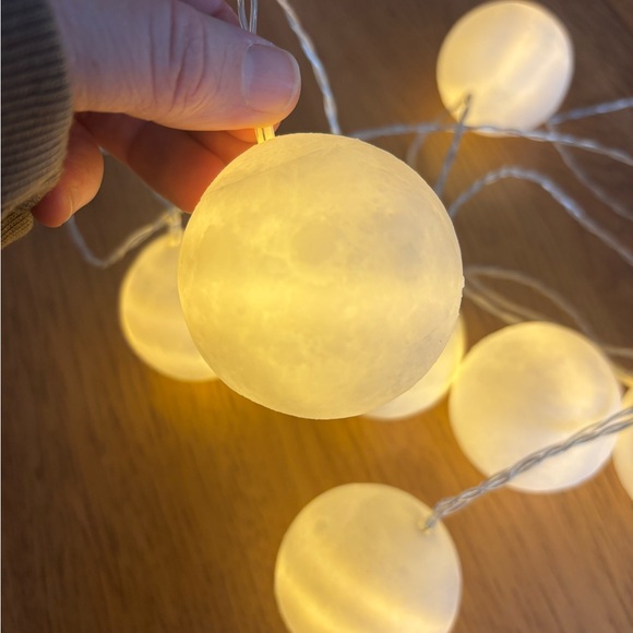 Full Moon Glowing String Lights - Picture 2 of 3